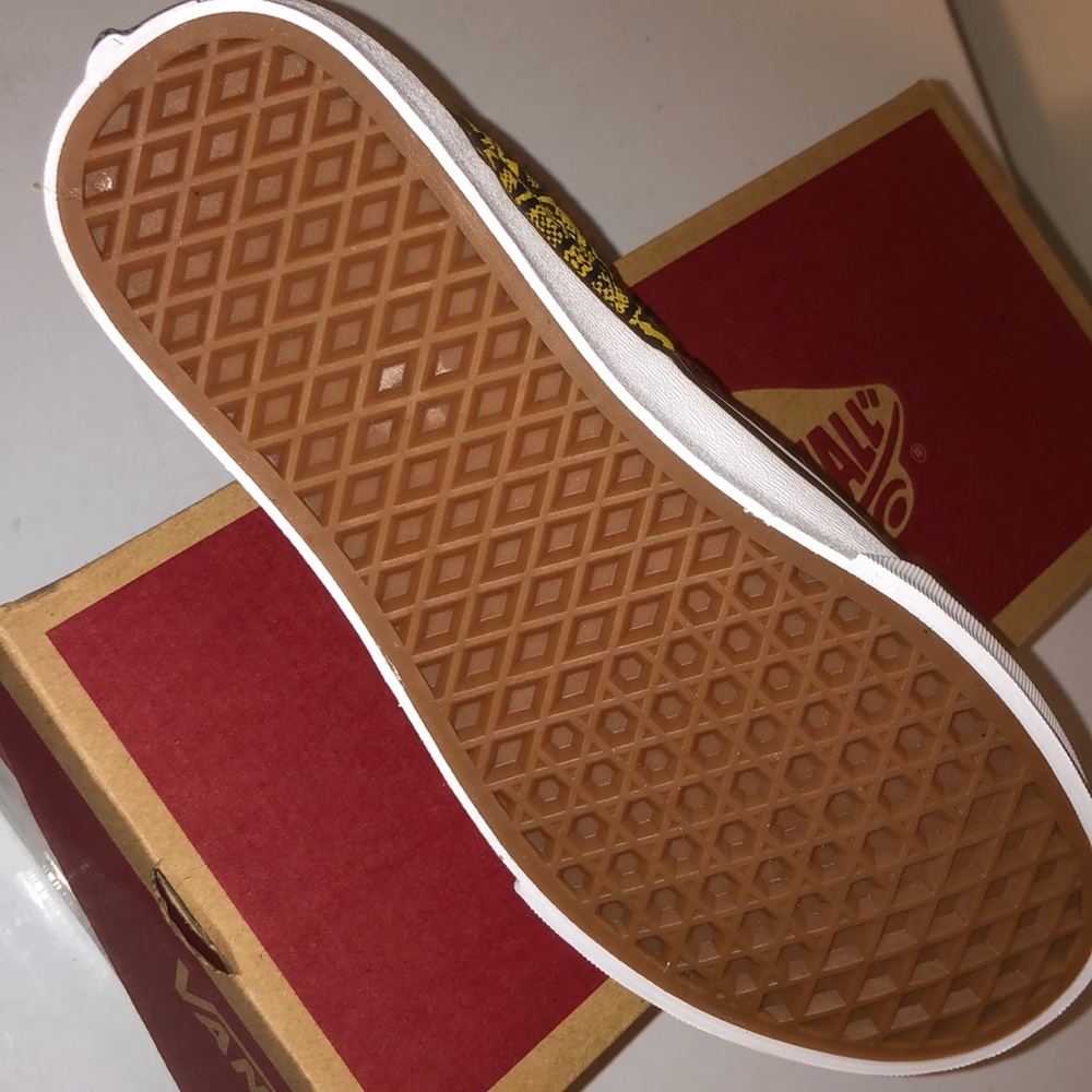 Vans - Picture 3 of 4